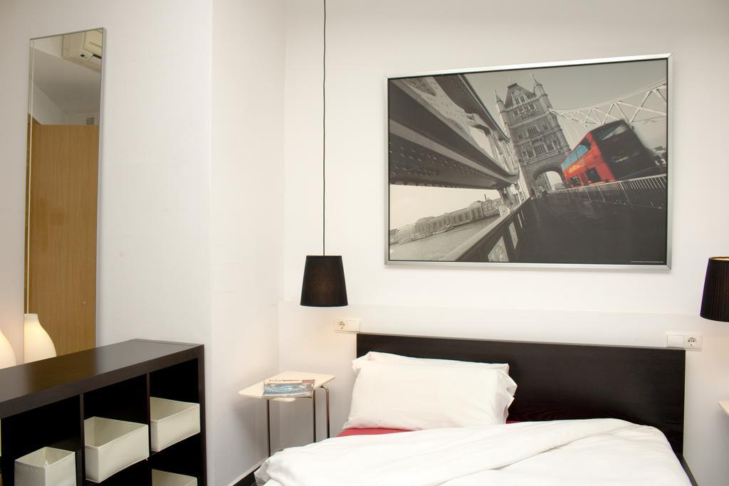 Na Jordana Apartments Valencia Room photo